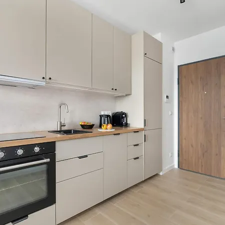 Tasteful With Parking And Gym By Renters