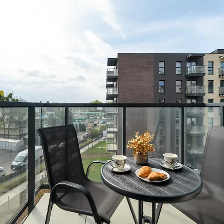 Tasteful With Parking And Gym By Renters *
